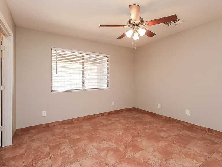 1604 S 80th Ln — Photo 9