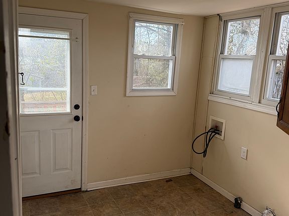 5th image of 401 N West St