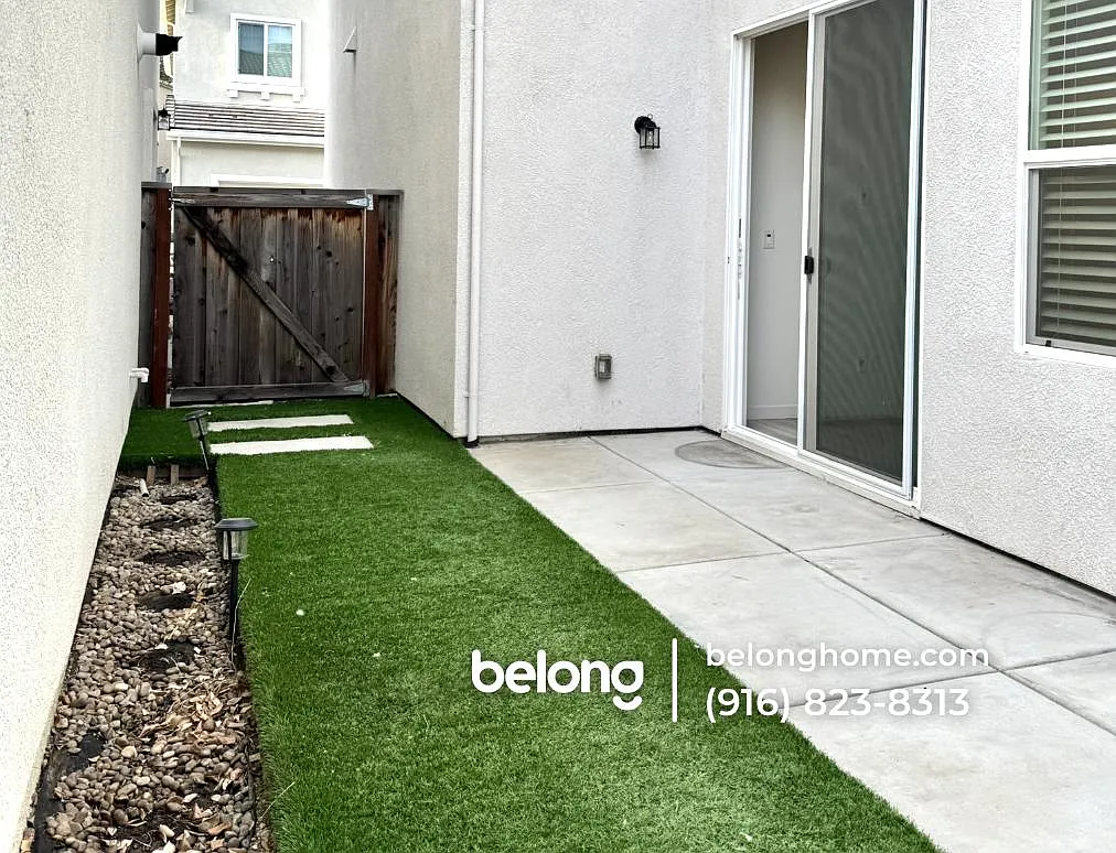 4 bed, 3.0 bath, 2205 sqft, $3,195 — Photo 4