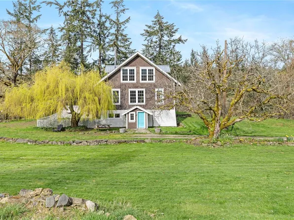 301 Epron Rd, Saltspring Island, BC V8K 1C7