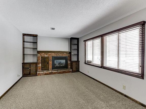 3rd image of 12841 Van Buren St NE