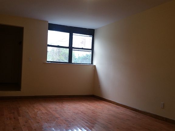 3rd image of 2222 E 26th St