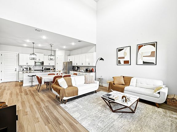 4th image of 2702 Sebring Cir