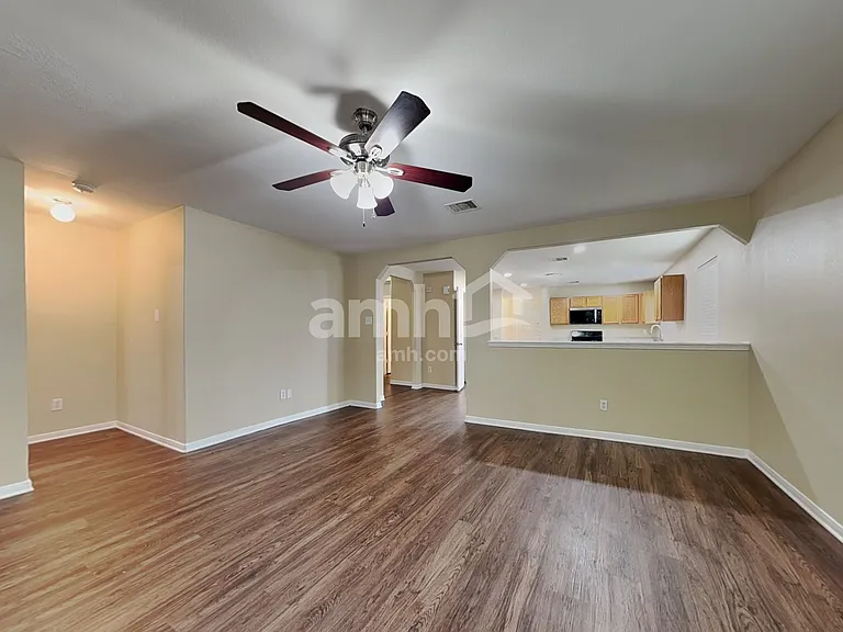 8102 Sweetstone Bluff Ln — Photo 9