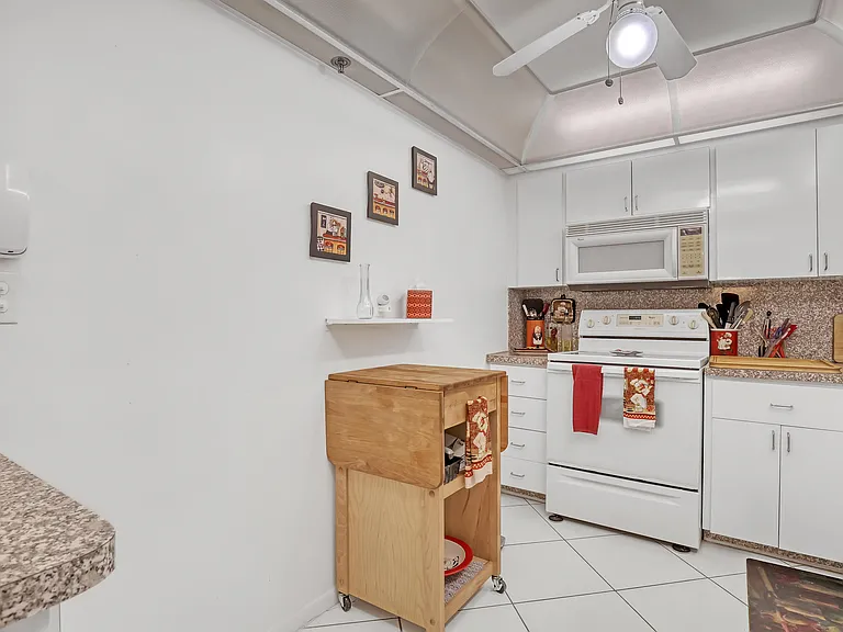 3221 S Ocean Blvd #1003 — Photo 4