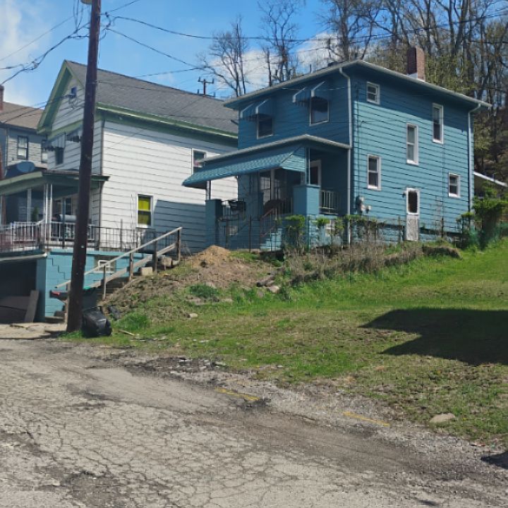 1st image of 939 Cross St