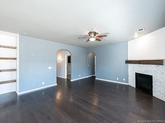 5th image of 3285 S 201 East Ave
