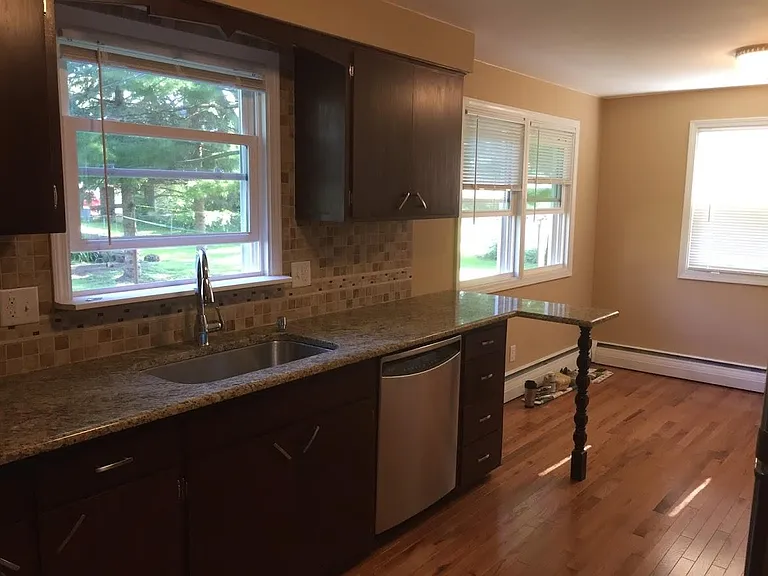 1026 W Lorain St — Photo 24