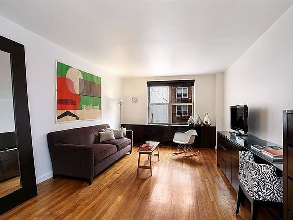 2nd image of 22 W 14th St #3CS