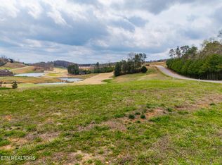 865 Navigator Dr, Lenoir City, TN 37772