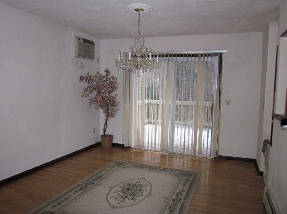 3rd image of 200 Warren St
