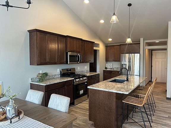 4th image of 3668 E Gladiolus Pl