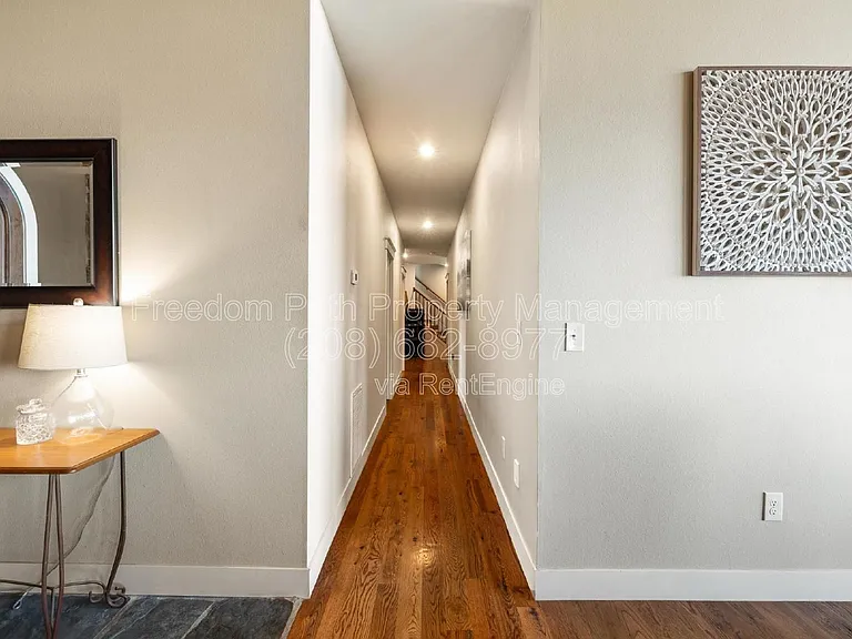 721 Sanctuary Hls — Photo 29