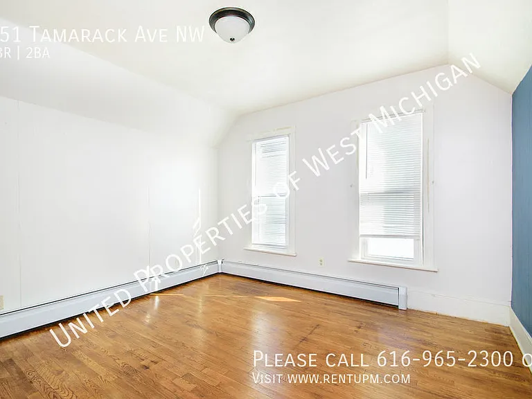951 Tamarack Ave NW — Photo 7