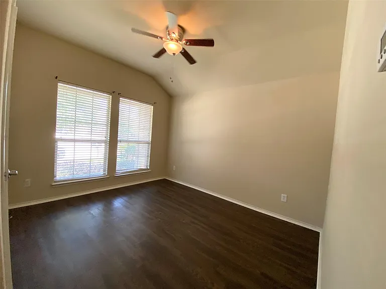 848 Lake Forest Trl — Photo 14