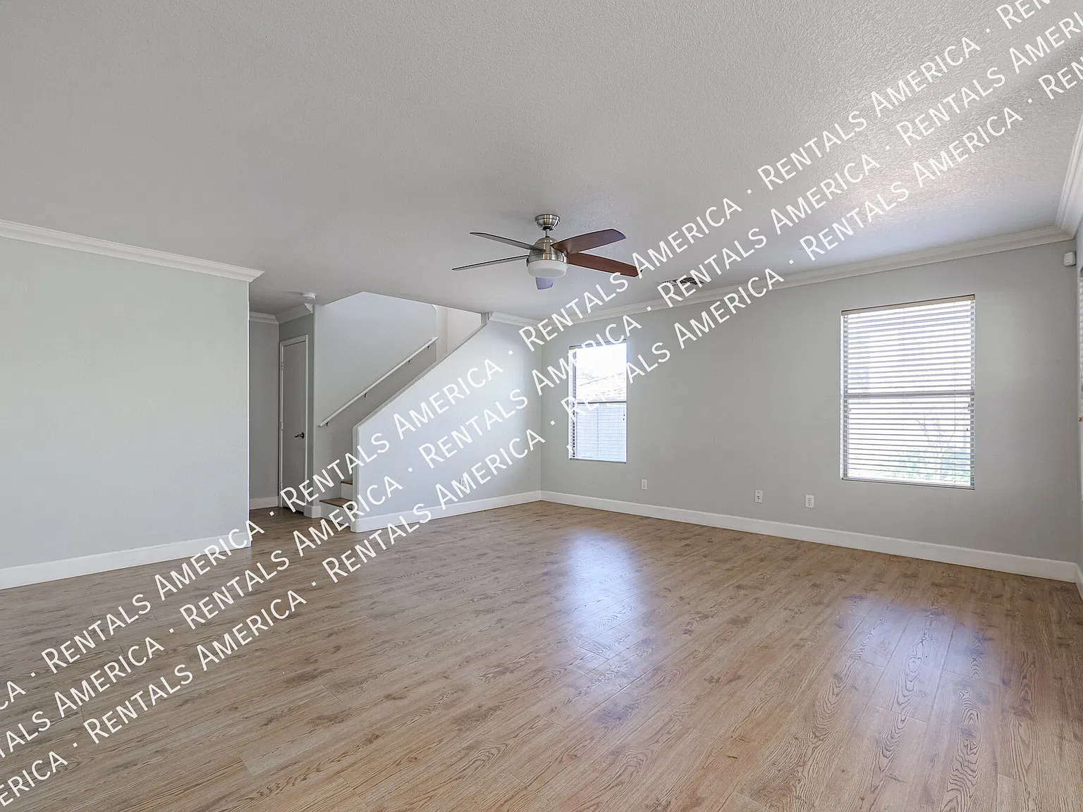 3 bed, 2.5 bath, 1837 sqft, $2,150 — Photo 4