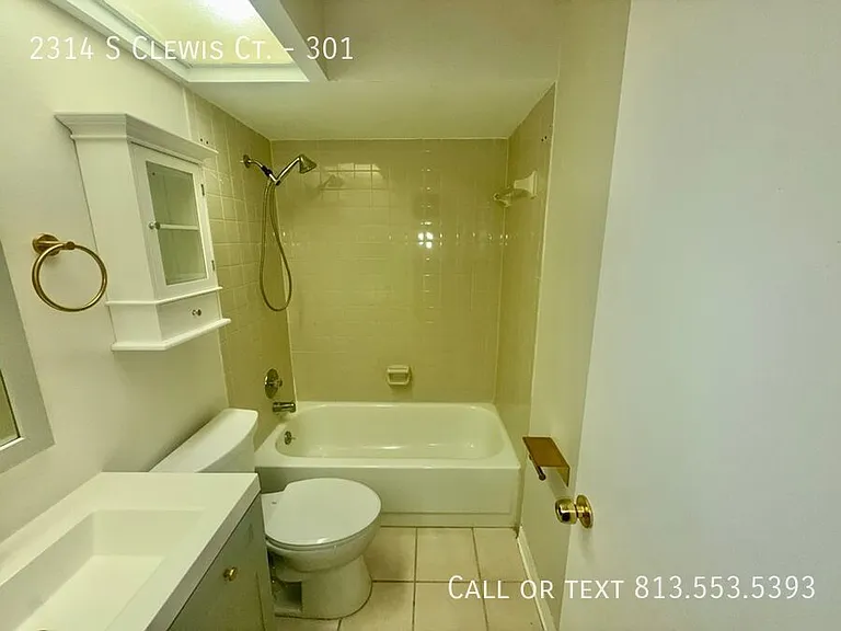 2314 S Clewis Ct #301 — Photo 60