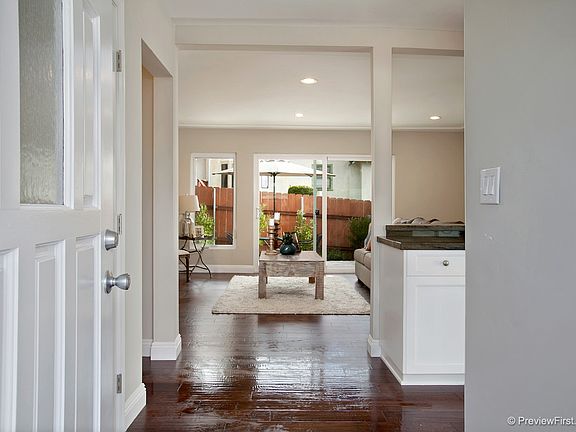 5th image of 2360 Rosecrans St