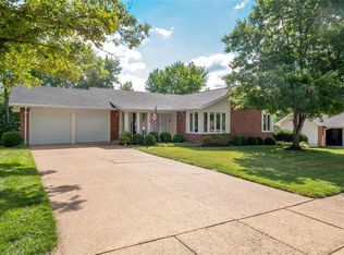 21 Sweetwood Ct, Ballwin, MO