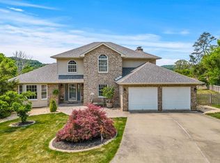 3003 Woodfield Dr, Aliquippa, PA 15001