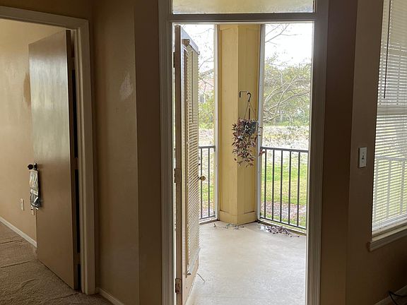 5th image of 416 Summit Ridge Pl