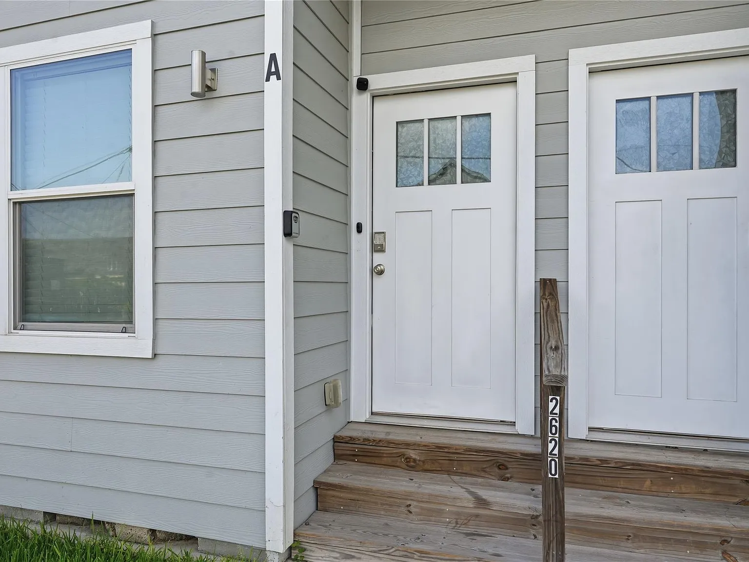 2620 Delafield St — Photo 3