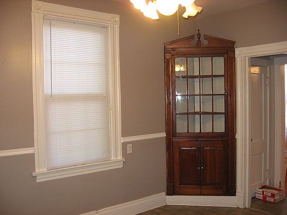 4th image of 4854 Oldenburg Ave