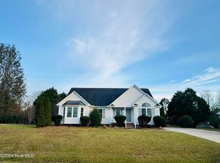 2887 Schooner Ln, Grimesland, NC 27837