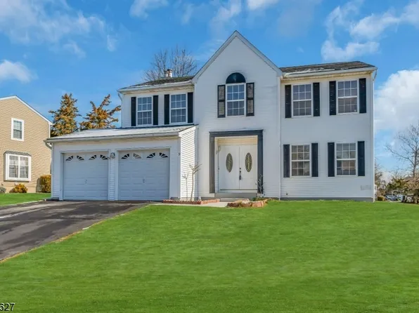 2 Dakota Trl, Branchburg Twp., NJ 08876