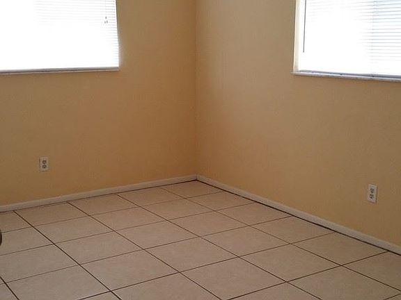 3rd image of 5022 SW 16th Pl APT B