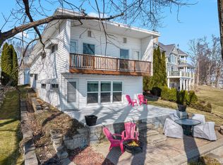 13373 Lake Shore Dr, Fenton, MI 48430