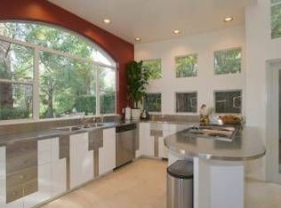 42 Crestview Way, San Rafael, CA 94903