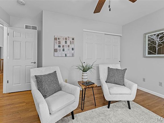4th image of 135 Lindbergh Place Dr