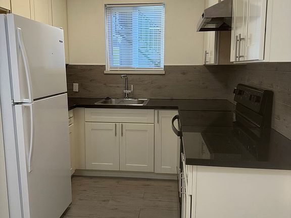 3rd image of 346 Richmond Dr #6
