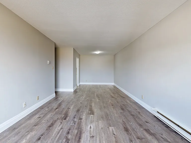 405 Sidney St — Photo 17