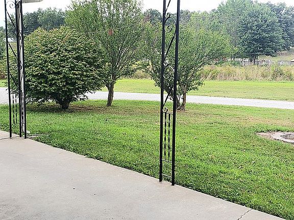 Carport/Driveway