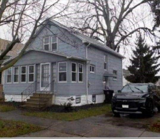 1st image of 11 Bouck St