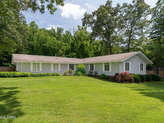 4th image of 332 Crossfield Dr