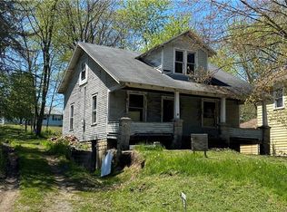 2737 Mercer Rd, New Castle, PA 16105