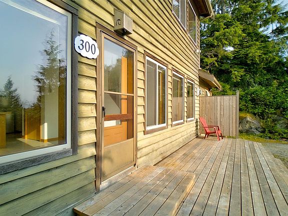 2nd image of 300 4th St