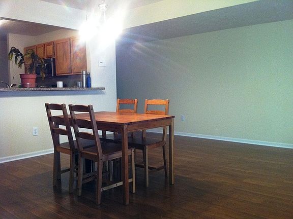 2nd image of 1775 Park Trl NE