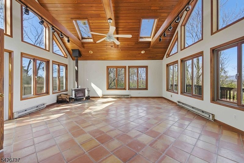 1st image of 117 Linaberry Rd