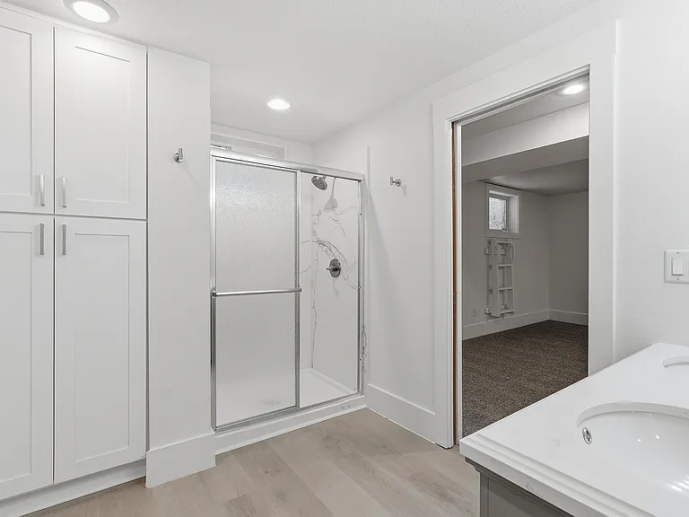 Basement Ensuite Bathroom