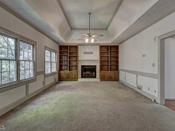 3rd image of 3385 Hunters Hill Dr