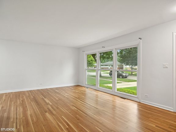 3rd image of 706 N Gibbons Ave