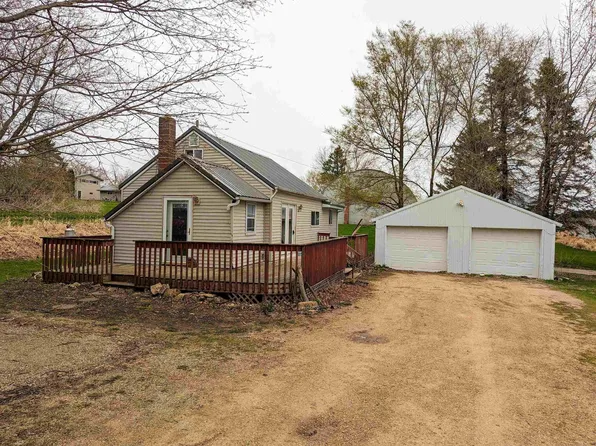 1280 Old Rossville Dr, Waukon, IA 52172