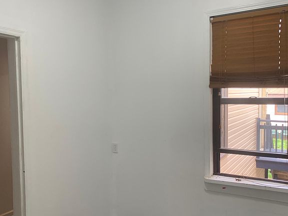 5th image of 1640 N Fairfield Ave #1