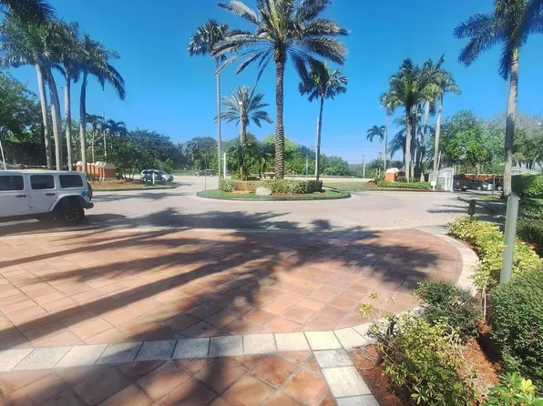 3880 Lyons Road #203-7, Coconut Creek, FL 33073