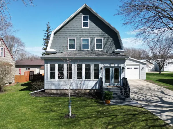 234 2nd St SW, Blooming Prairie, MN 55917