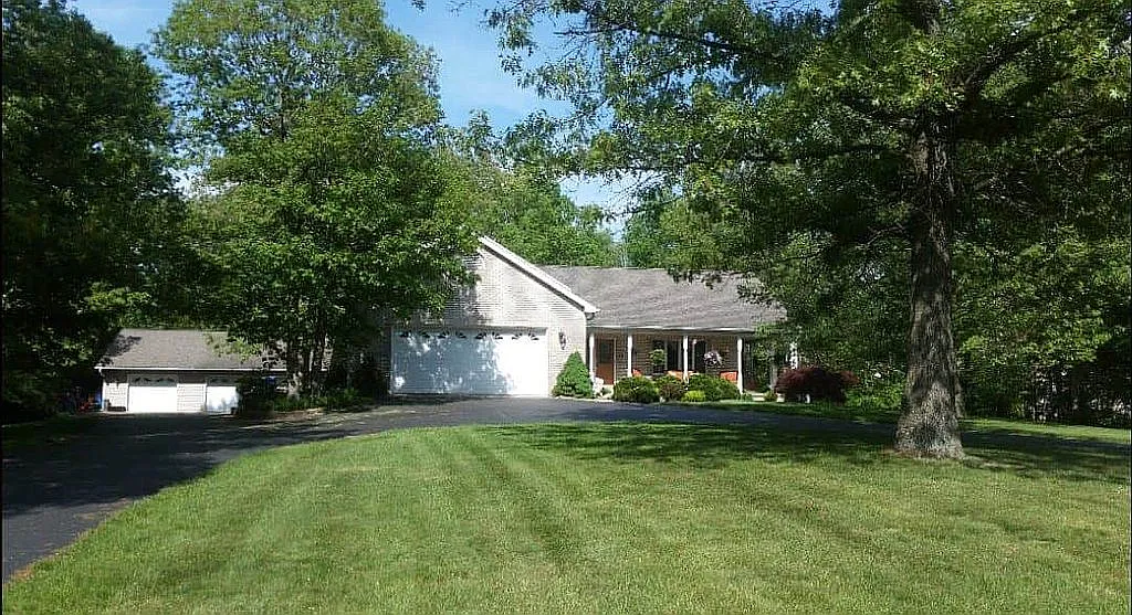 10847 NE Makeever Dr photo 1